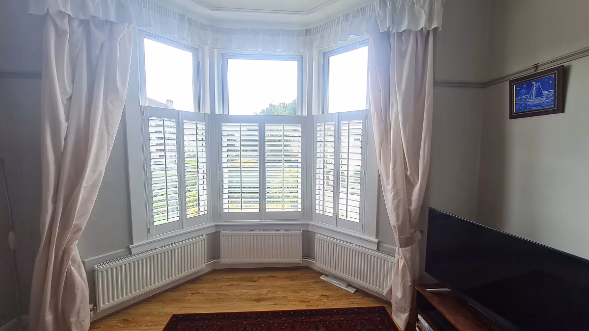 Cafe-style shutters