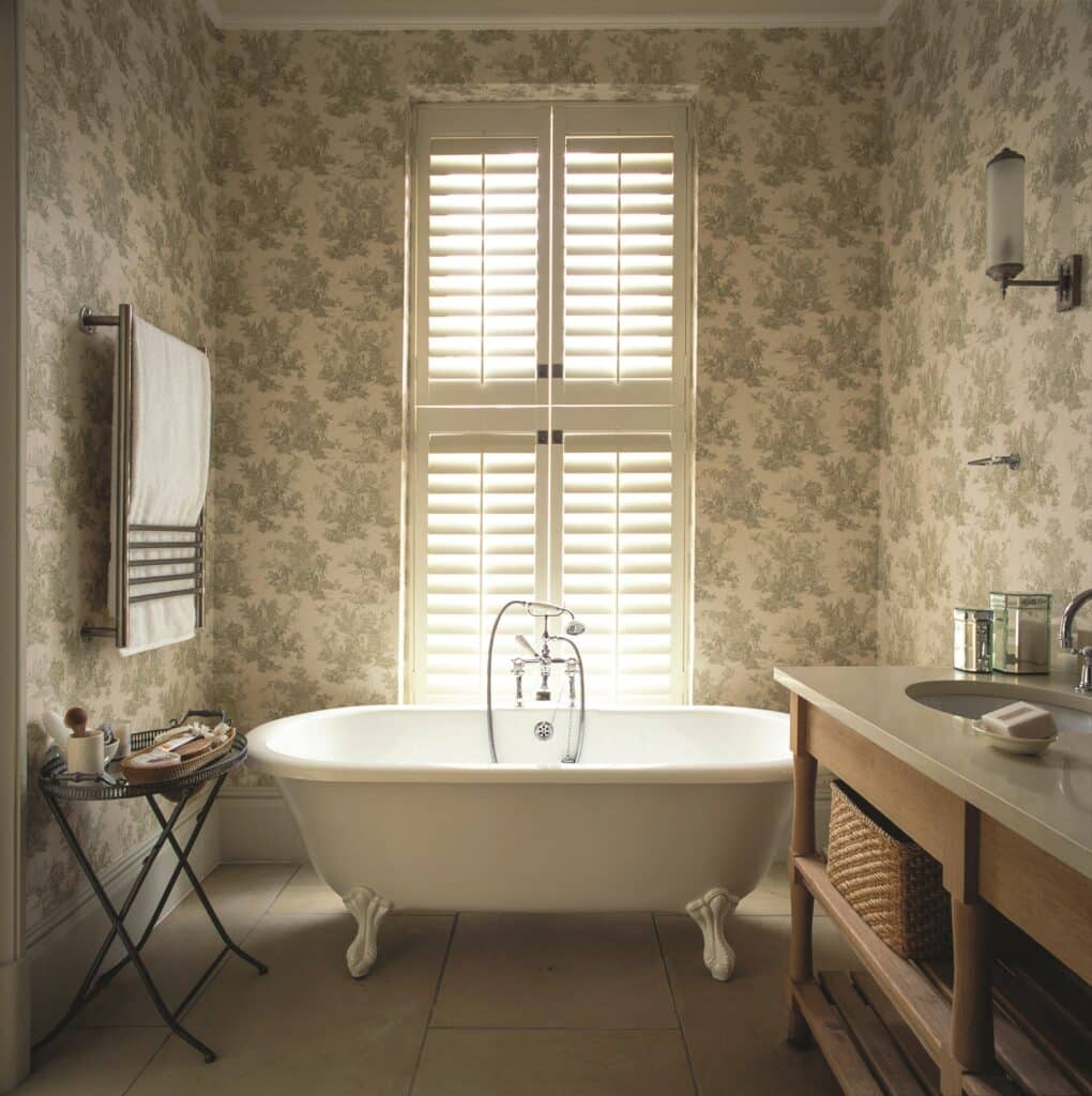 Shutter Styles 5 26 gordon small Bathroom