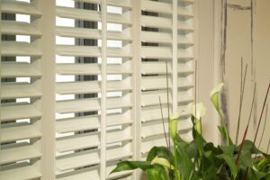 Shutter Tilt Options: Window Shutters with visible tilt rod from The Scottish Shutter Company