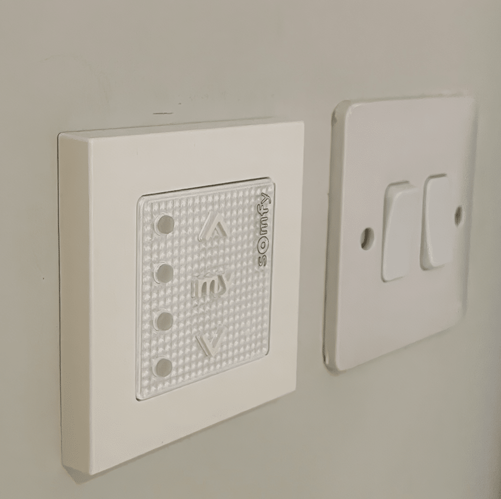 Somfy Smoove 4 - 4-channel window blind controller.