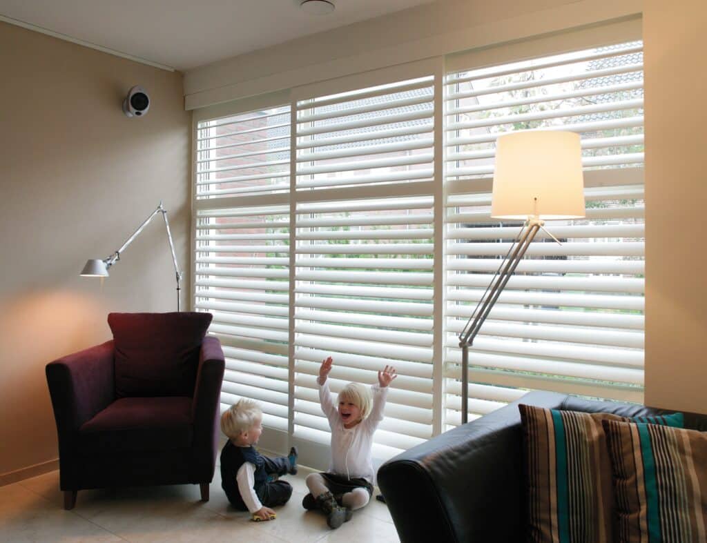 Shutters 4 Normandy 2 kids 0390 23316